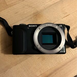 Sony NEX 3N Digital Camera (body only) great for vlogging 🎥